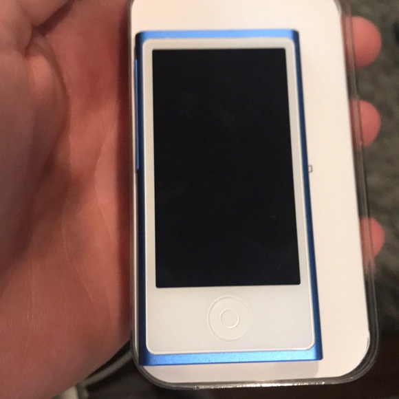 iPod Nano 16 gb - Picture 2 of 2